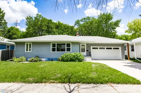 420 17th St S, Moorhead, MN 56560