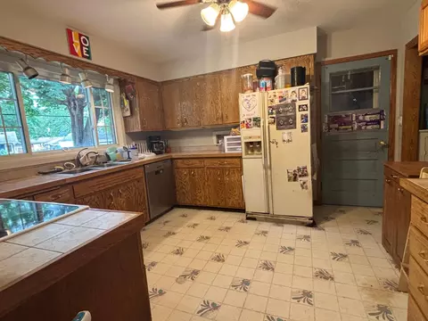 Kitchen - 4364 Copper Pt, Eagan, MN 55122 photo 1 of 2