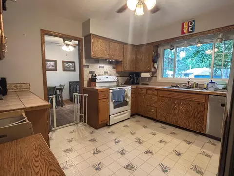 Kitchen - 4364 Copper Pt, Eagan, MN 55122 photo 2 of 2