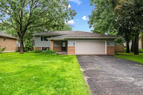 11460 Goldenrod St NW, Coon Rapids, MN 55448