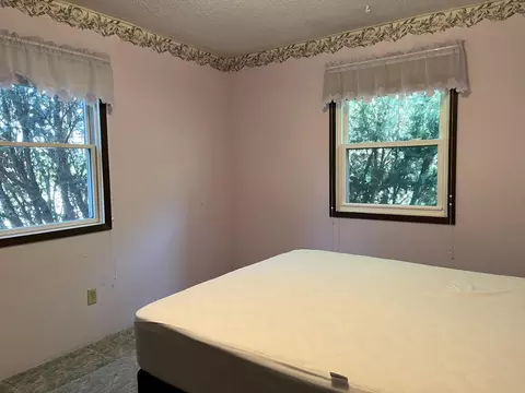 Bedroom - 1717 Langley St, Windom, MN 56101 photo 4 of 6