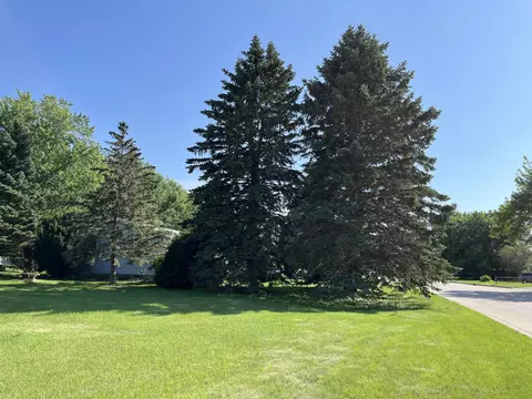 Exterior - 1717 Langley St, Windom, MN 56101 photo 11 of 12