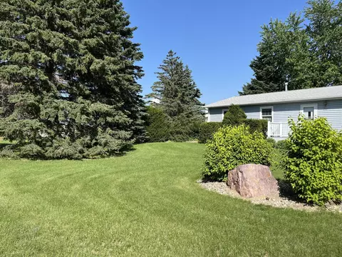 Exterior - 1717 Langley St, Windom, MN 56101 photo 2 of 12