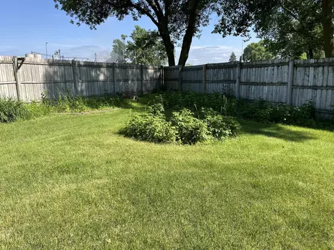Exterior - 1717 Langley St, Windom, MN 56101 photo 4 of 12