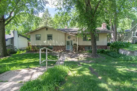 3135 Woodbridge St, Shoreview, MN 55126