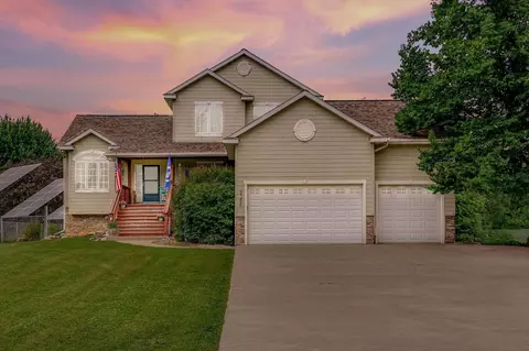 9386 Jennifer Ct, Chisago City, MN 55013