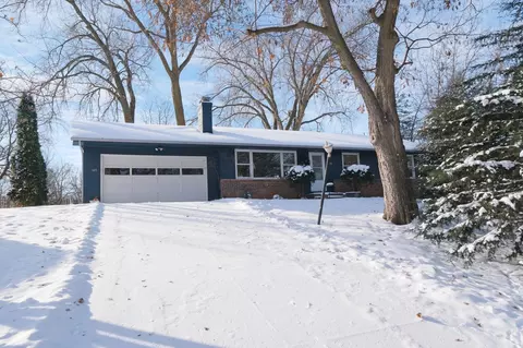 148 Ridgeview Ln E, Wayzata, MN 55391