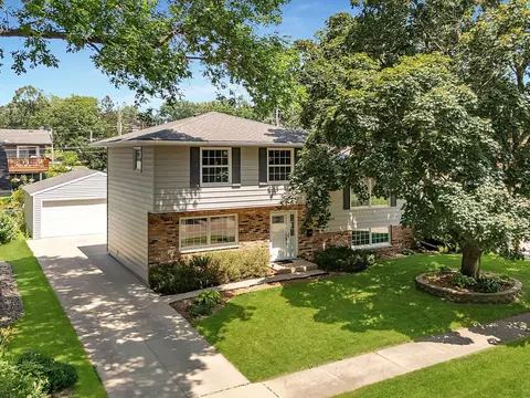 2026 Northgate Ct NW, Rochester, MN 55901