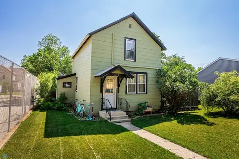 511 Elm St, Lisbon, ND 58054