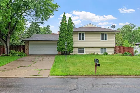 7090 146th St W, Apple Valley, MN 55124