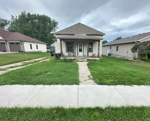 203 S 4th St, Beaver Creek, MN 56116