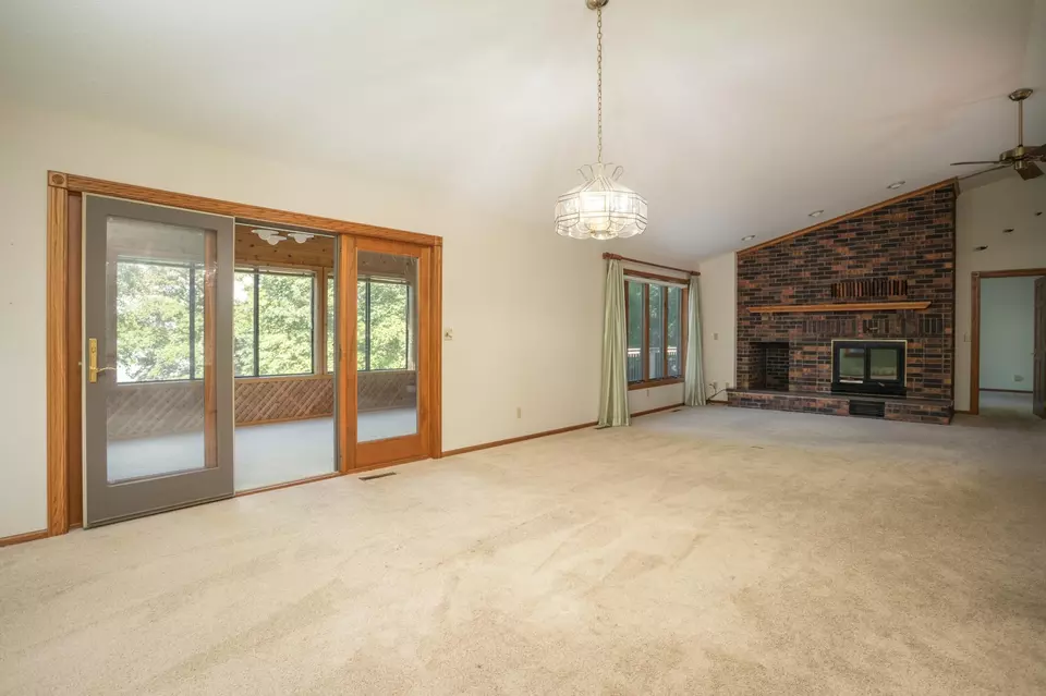 Living - 1634 Golden Dr SW, Alexandria, MN 56308 photo 2 of 10