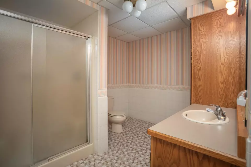 Bath - 1634 Golden Dr SW, Alexandria, MN 56308 photo 5 of 5