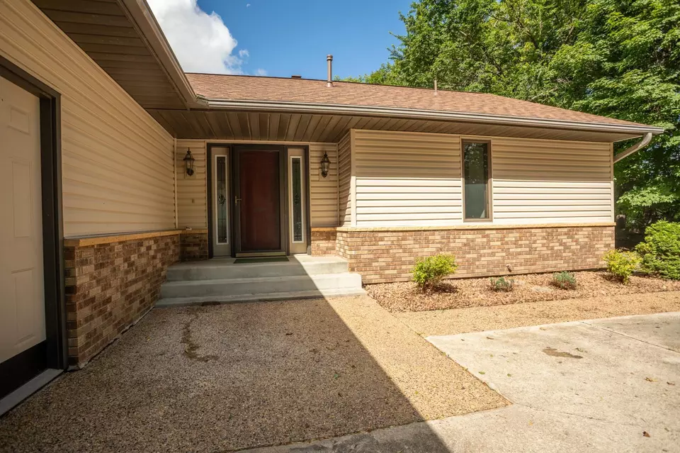 Exterior - 1634 Golden Dr SW, Alexandria, MN 56308 photo 10 of 22