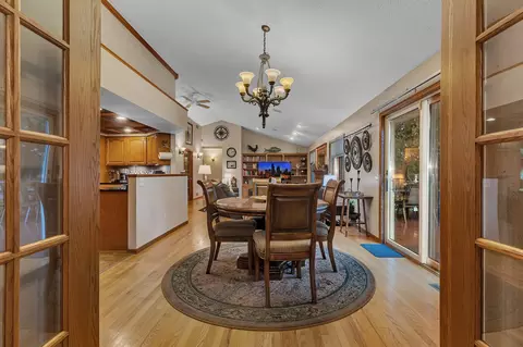 Dining - 24121 County Road 75, Saint Augusta, MN 56301 photo 4 of 4
