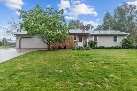 2927 Howard St N, Maplewood, MN 55109