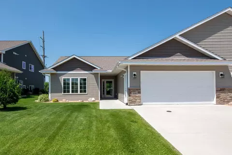 316 S Skylark Trl, Mankato, MN 56001