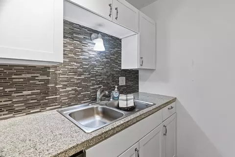 Kitchen - 1645 River Bluff Ct #93, Eagan, MN 55121 photo 2 of 3
