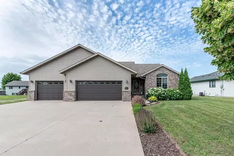 133 Copperfield Dr, Mankato, MN 56001