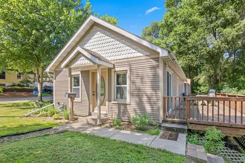 706 2nd Ave NW, New Brighton, MN 55112