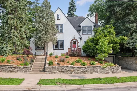 6 Elmwood Pl E, Minneapolis, MN 55419