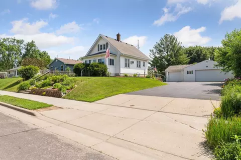 609 1st Ave SE, New Prague, MN 56071