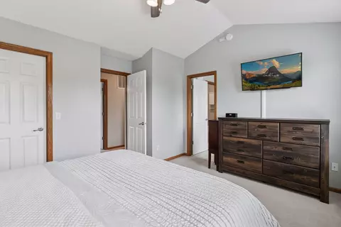 2034 Schoolmaster Dr, Chaska, MN 55318 photo 25
