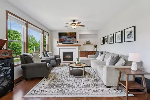 2034 Schoolmaster Dr, Chaska, MN 55318 photo 9