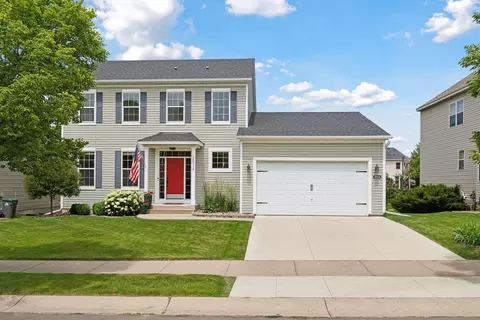 2034 Schoolmaster Dr, Chaska, MN 55318