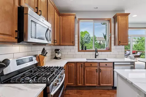 2034 Schoolmaster Dr, Chaska, MN 55318 photo 7