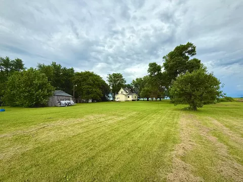 Exterior - 10502 573rd Ave, Mapleton, MN 56065 photo 3 of 4