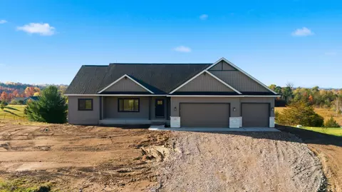 893 183rd Ct, New Richmond, WI 54017