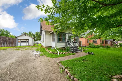 1009 7th Ave SW, Faribault, MN 55021 photo 2