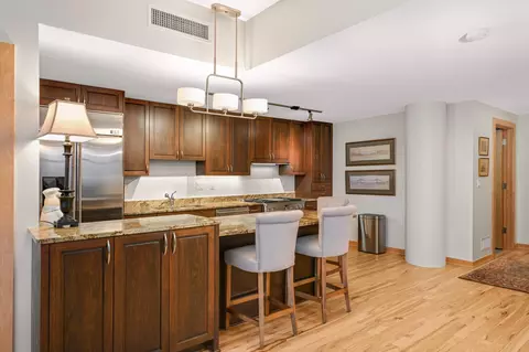 1120 S 2nd St #1002, Minneapolis, MN 55415