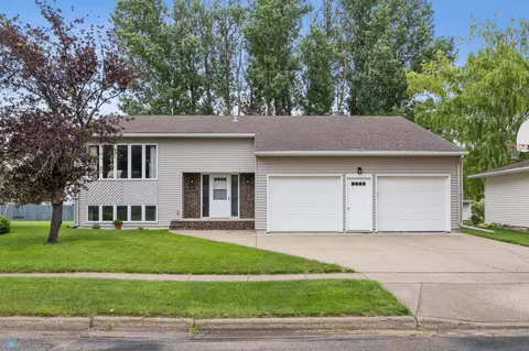 611 4th St NE, Dilworth, MN 56529