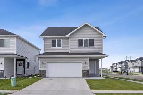 4996 37th Ave S, Fargo, ND 58104