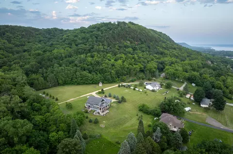 w12412 Wisconsin 35, Stockholm, WI 54769