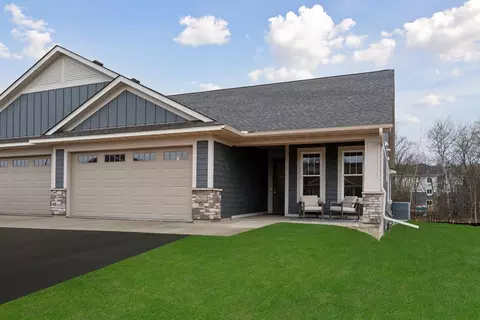 2931 Thompson Dr, River Falls, WI 54022