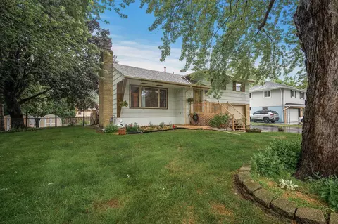 2932 Winnetka Ave N, New Hope, MN 55427