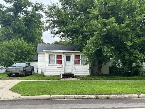315 E Main St, Marshall, MN 56258 photo 1