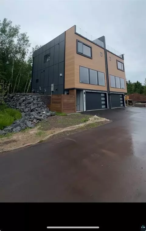 3733 London Rd #15, Duluth, MN 55804