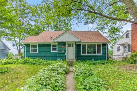 2196 7th St W, Saint Paul, MN 55116