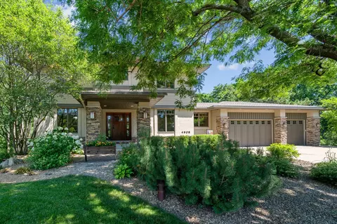 4908 Pinecroft Ave N, Stillwater, MN 55082