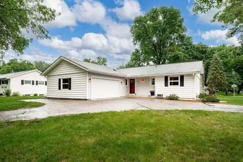 5231 Holiday Rd, Minnetonka, MN 55345