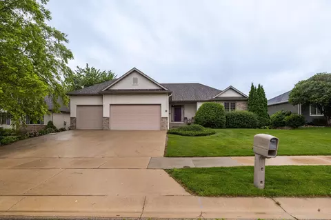 3056 Scanlan Ln NE, Rochester, MN 55906