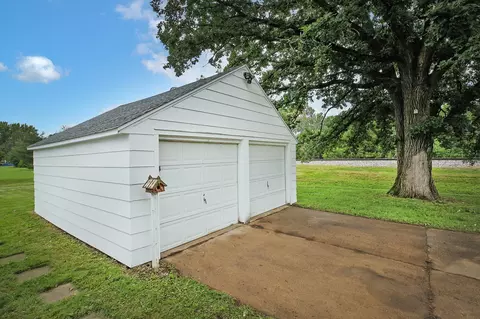 913 12th Ave SE, Austin, MN 55912 photo 6