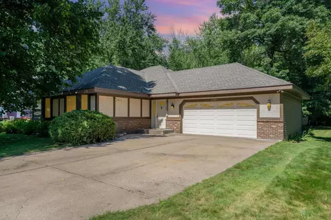 2525 4th St, White Bear Township, MN 55110