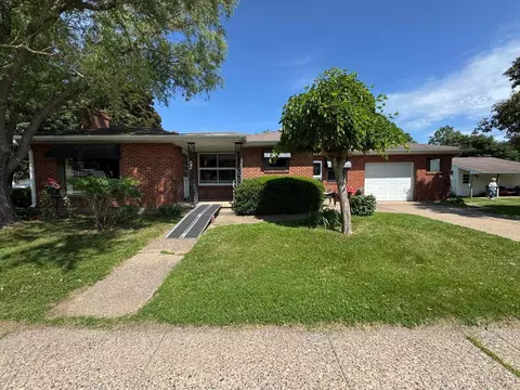 34 N Elm St, La Crescent, MN 55947