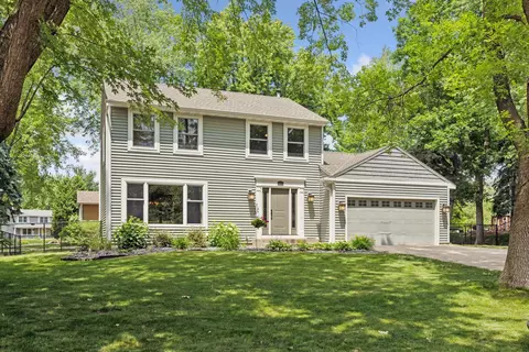 3211 Canterbury Ct, Woodbury, MN 55125