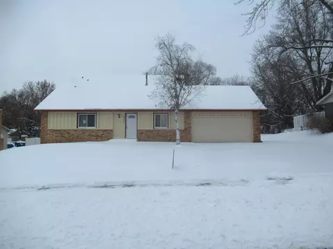 6567 133rd St W, Apple Valley, MN 55124